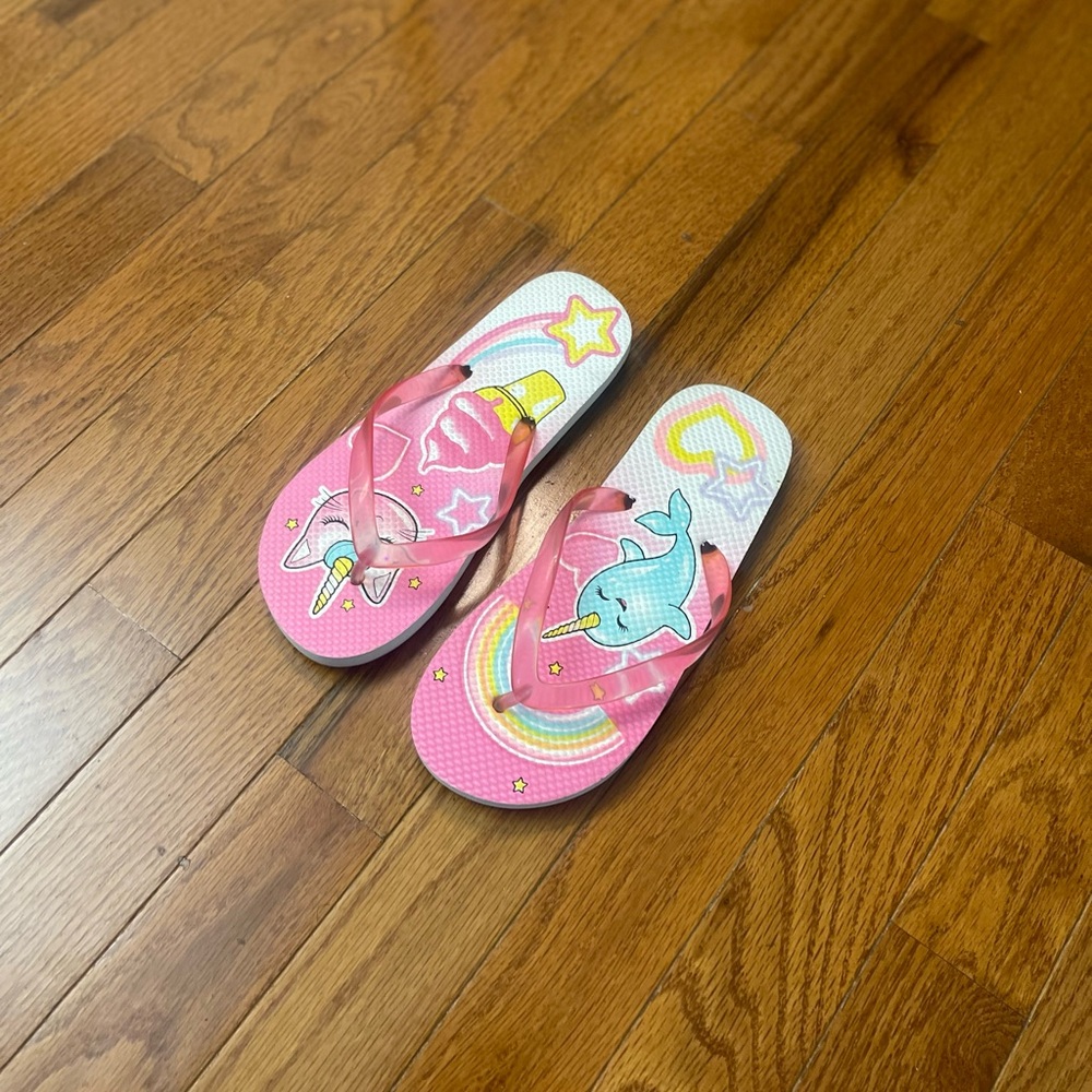 Little Girl Unicorn Flip Flops - Size M (7/8)